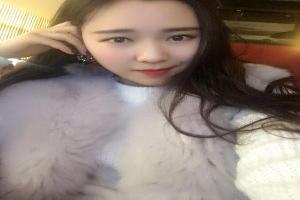 用彩笔和蜡笔画出星空
